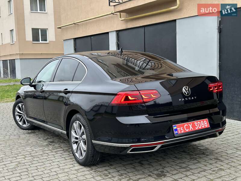 Седан Volkswagen Passat 2020 в Львове