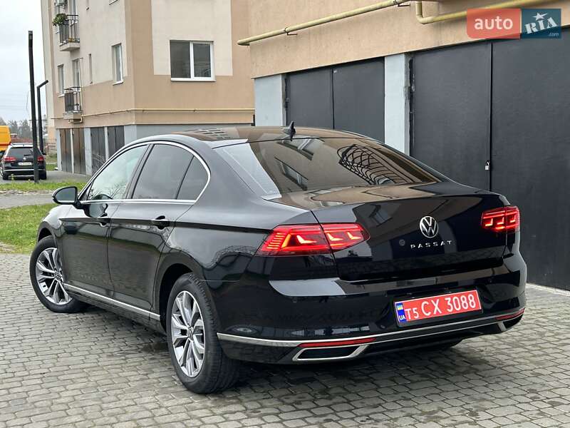 Седан Volkswagen Passat 2020 в Львове