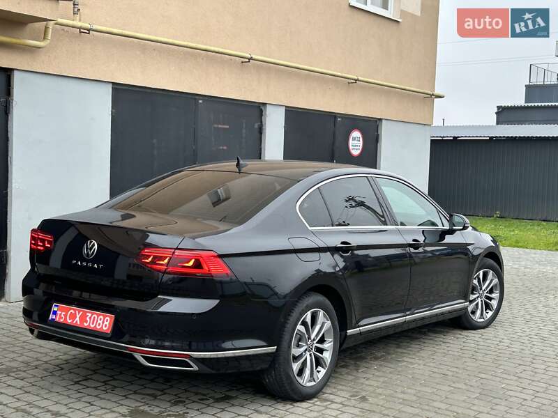 Седан Volkswagen Passat 2020 в Львове