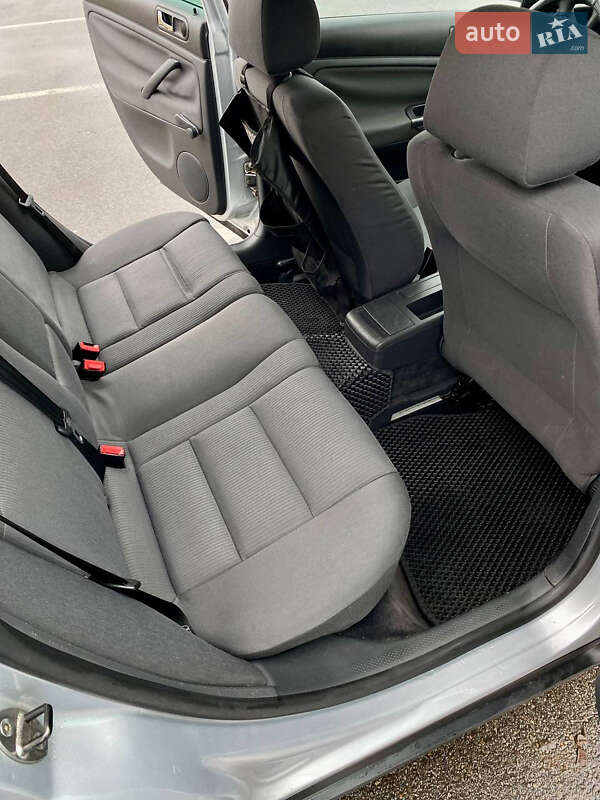 Універсал Volkswagen Passat 2004 в Чернігові