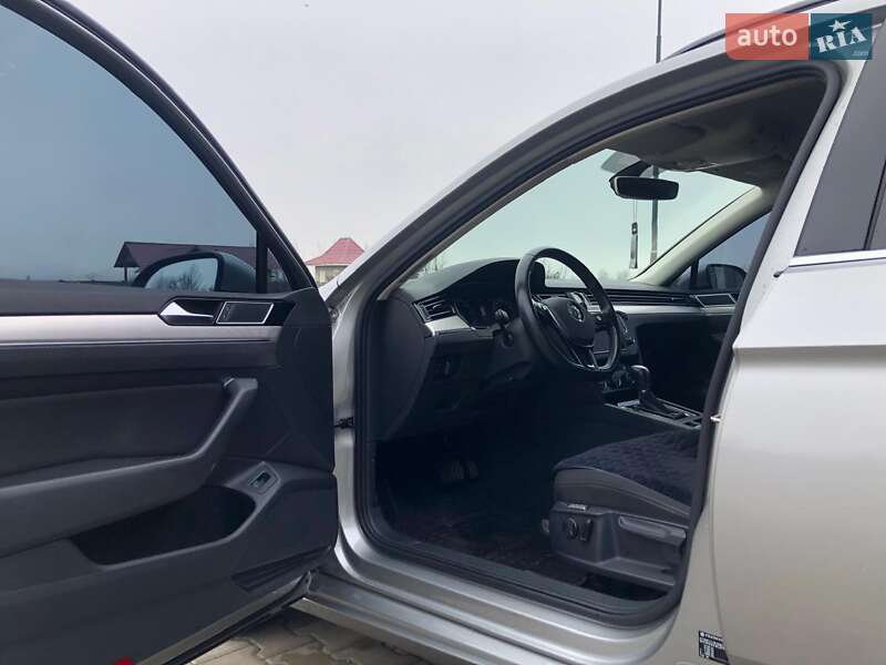 Універсал Volkswagen Passat 2015 в Тернополі