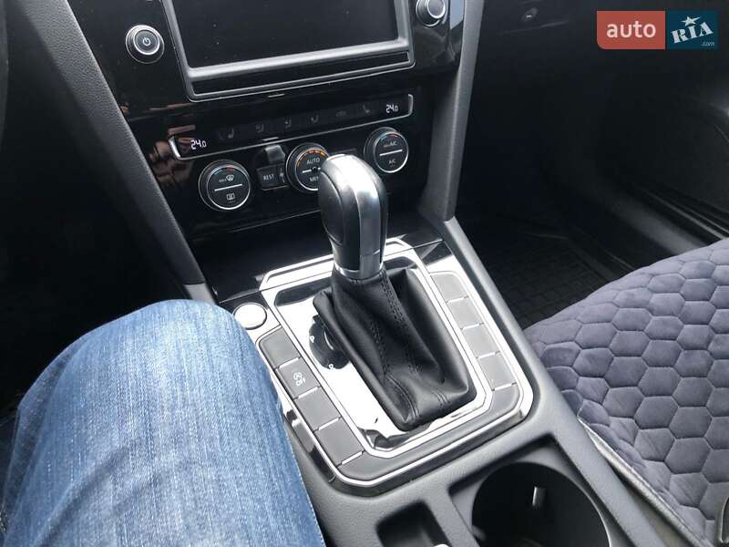 Універсал Volkswagen Passat 2015 в Тернополі