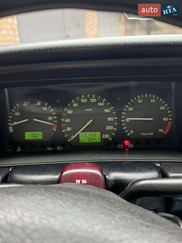 Седан Volkswagen Passat 1996 в Хмельницькому