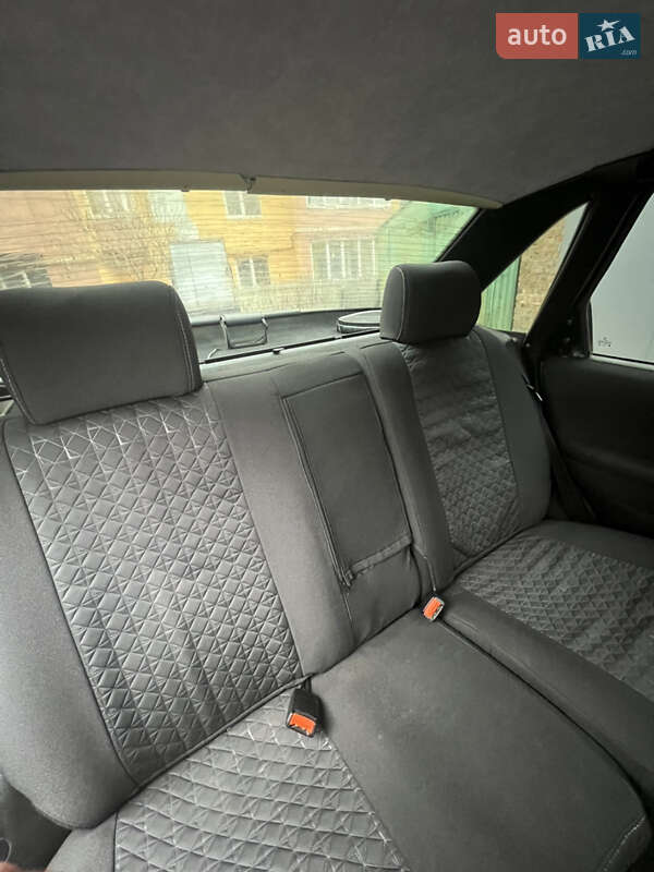 Седан Volkswagen Passat 1996 в Хмельницькому