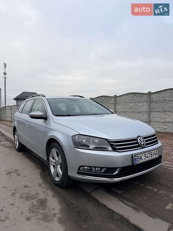 Універсал Volkswagen Passat 2011 в Рівному
