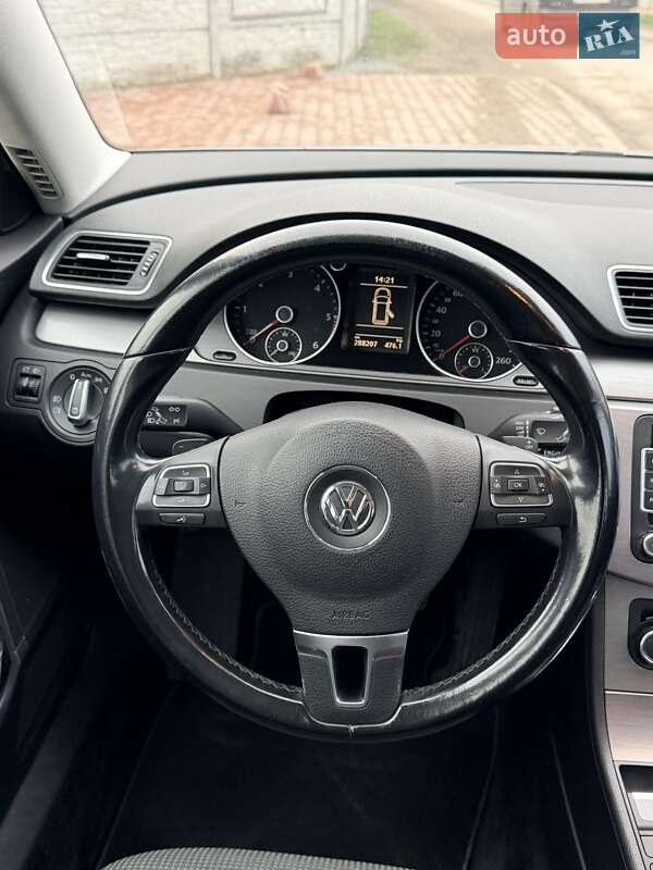 Універсал Volkswagen Passat 2011 в Рівному