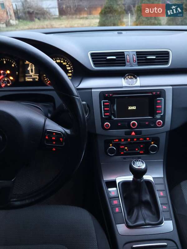 Універсал Volkswagen Passat 2011 в Шептицькому