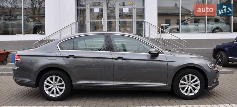 Седан Volkswagen Passat 2017 в Одесі фото 11 Седан Volkswagen Passat 2017 в Одесі