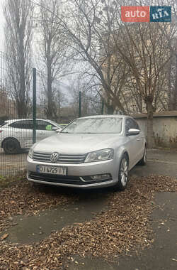 Седан Volkswagen Passat 2012 в Киеве