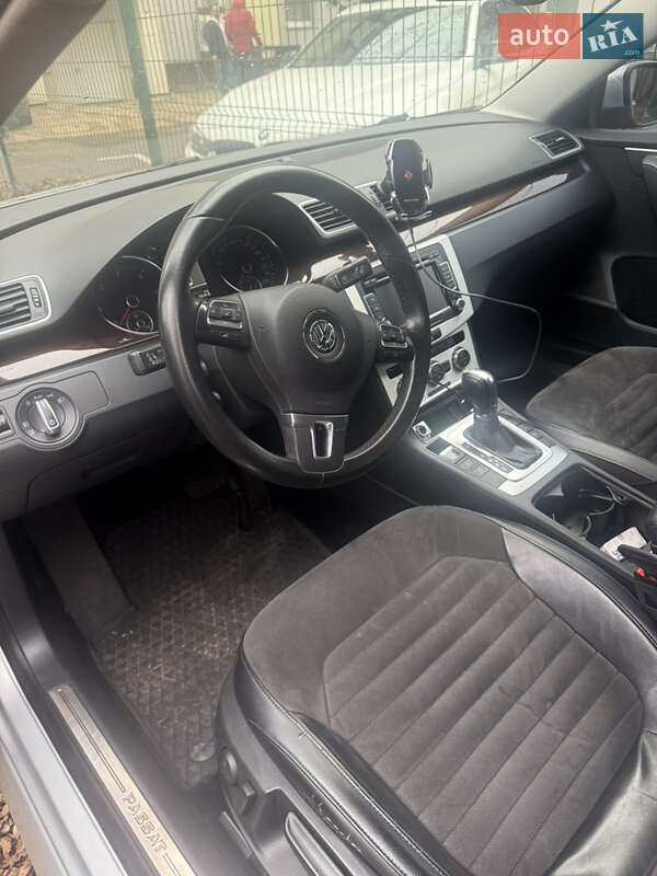 Седан Volkswagen Passat 2012 в Києві фото 6 Седан Volkswagen Passat 2012 в Києві