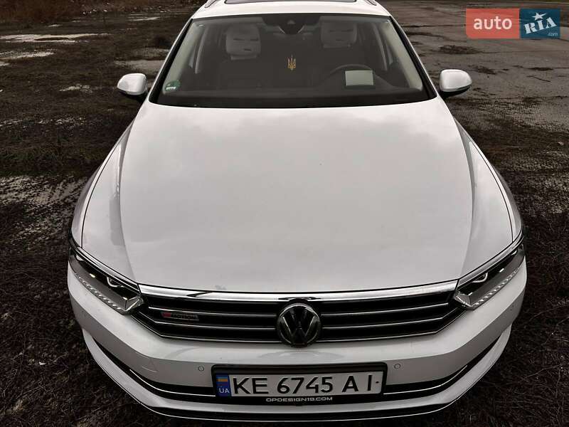 Універсал Volkswagen Passat 2018 в Дніпрі