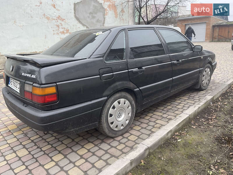 Седан Volkswagen Passat 1992 в Калиновке