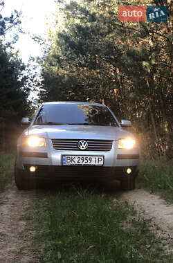 Седан Volkswagen Passat 2001 в Млинове