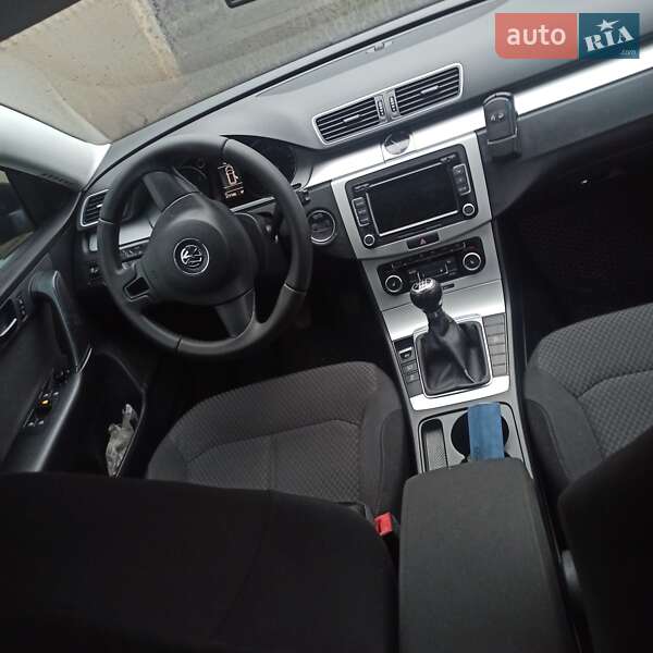 Універсал Volkswagen Passat 2011 в Кельменцях