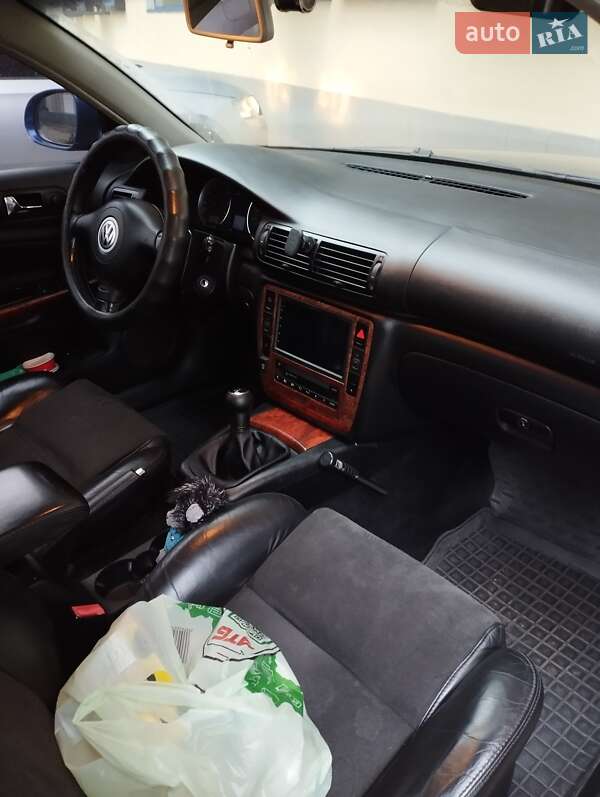 Універсал Volkswagen Passat 2002 в Житомирі