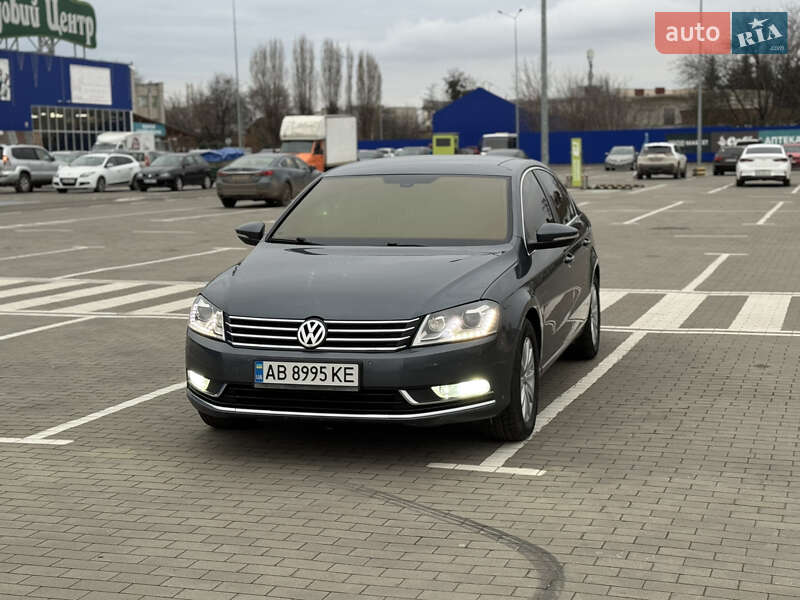 Седан Volkswagen Passat 2011 в Виннице