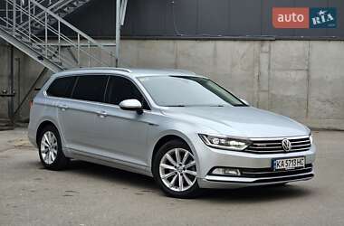 Универсал Volkswagen Passat 2017 в Киеве