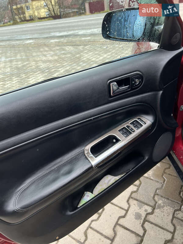 Універсал Volkswagen Passat 1998 в Воловцю