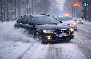 Универсал Volkswagen Passat 2010 в Ровно