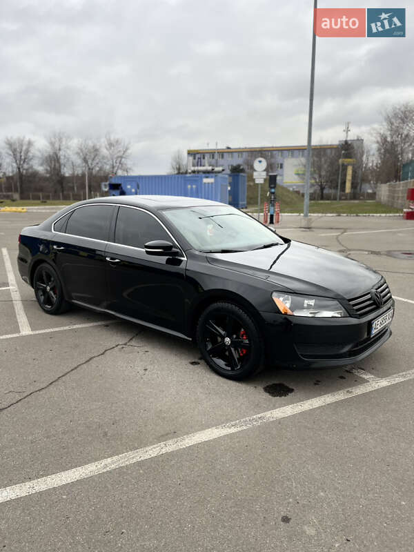 Седан Volkswagen Passat 2012 в Дніпрі