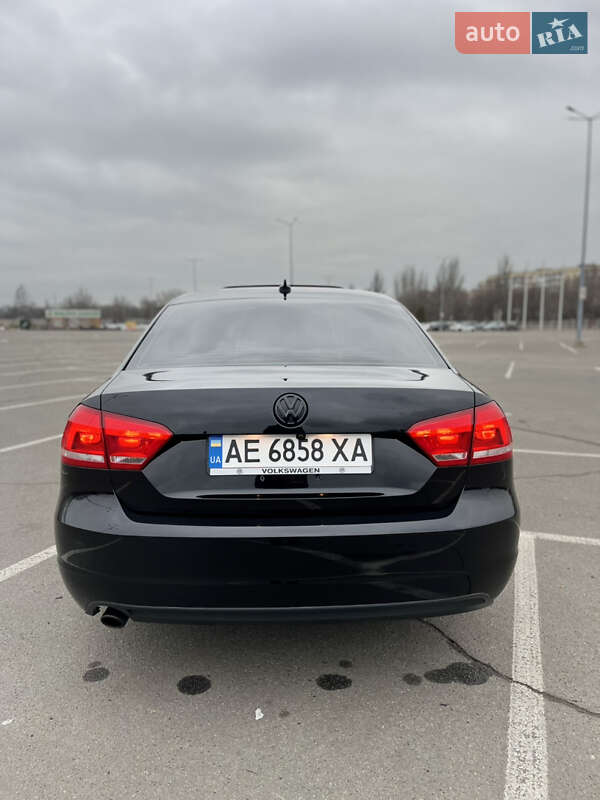 Седан Volkswagen Passat 2012 в Дніпрі