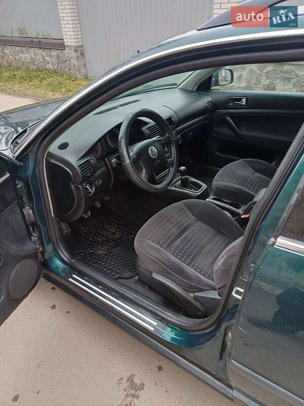 Універсал Volkswagen Passat 2001 в Вінниці