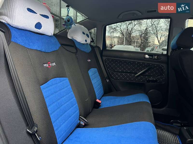 Седан Volkswagen Passat 2001 в Ивано-Франковске