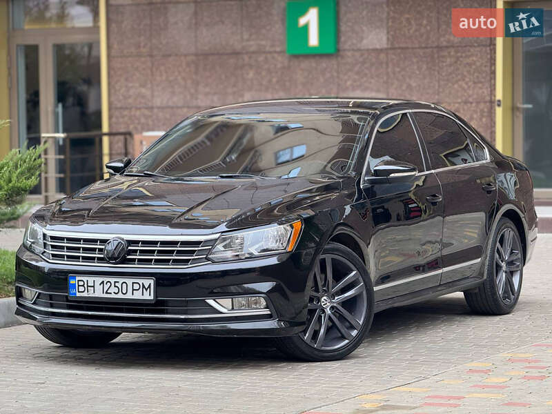 Седан Volkswagen Passat 2015 в Одессе