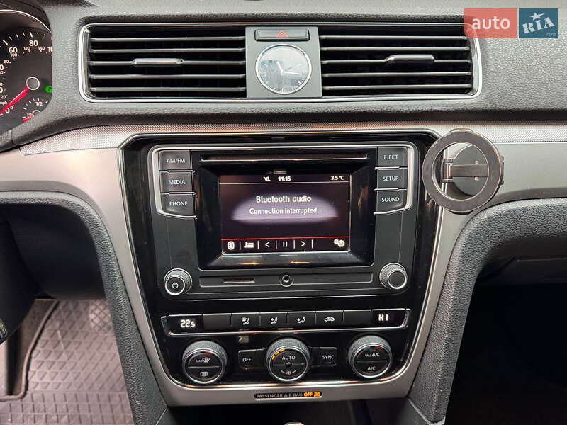 Седан Volkswagen Passat 2015 в Одессе