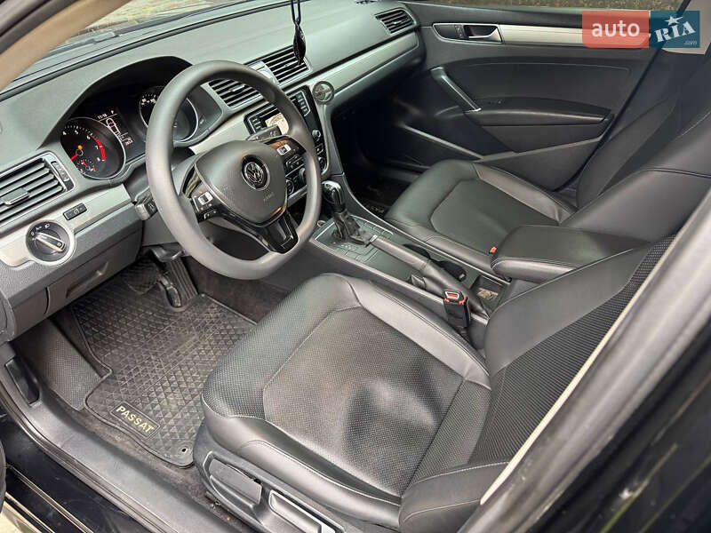 Седан Volkswagen Passat 2015 в Одессе