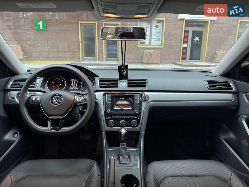 Седан Volkswagen Passat 2015 в Одессе