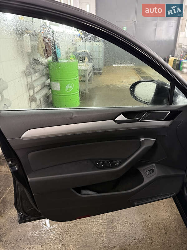 Універсал Volkswagen Passat 2016 в Києві