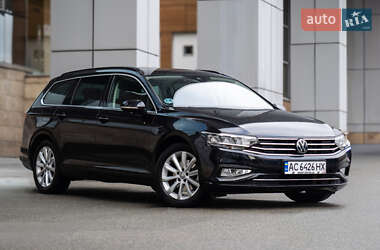 Универсал Volkswagen Passat 2022 в Киеве