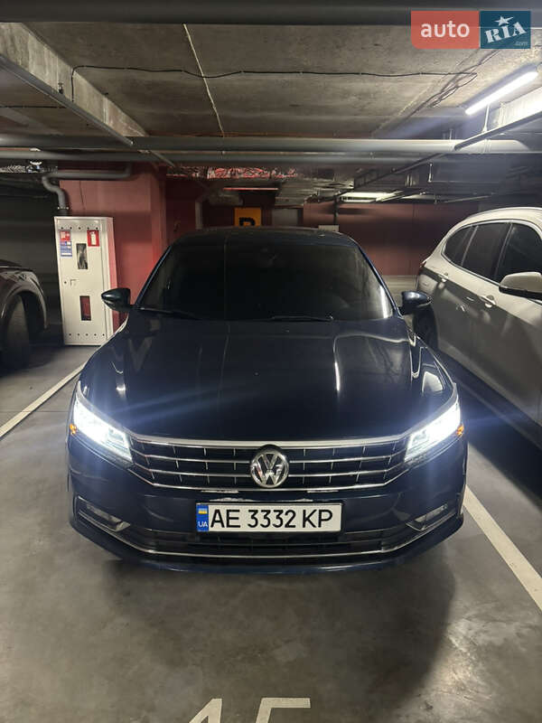 Седан Volkswagen Passat 2017 в Днепре фото 2 Седан Volkswagen Passat 2017 в Днепре