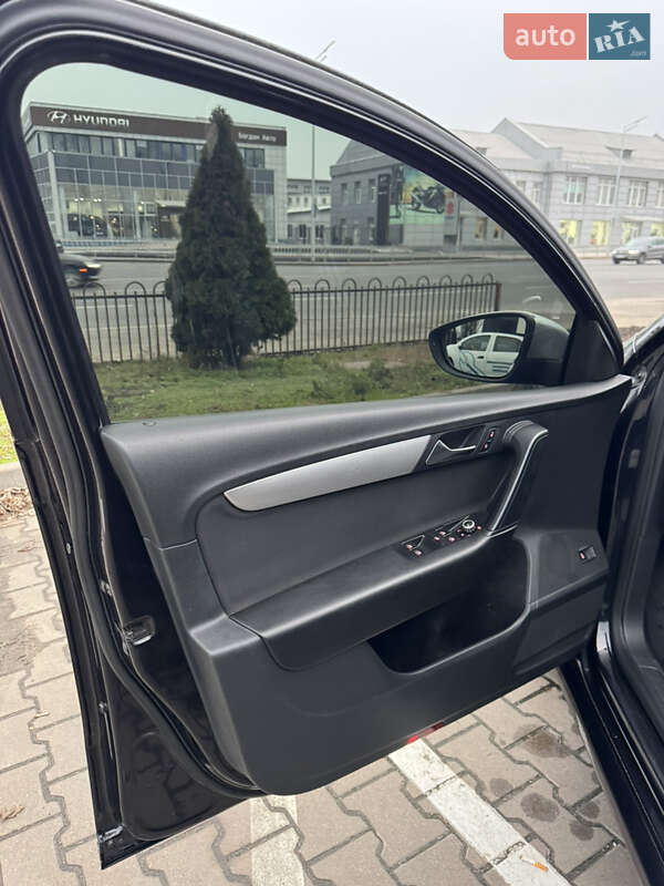 Универсал Volkswagen Passat 2013 в Киеве