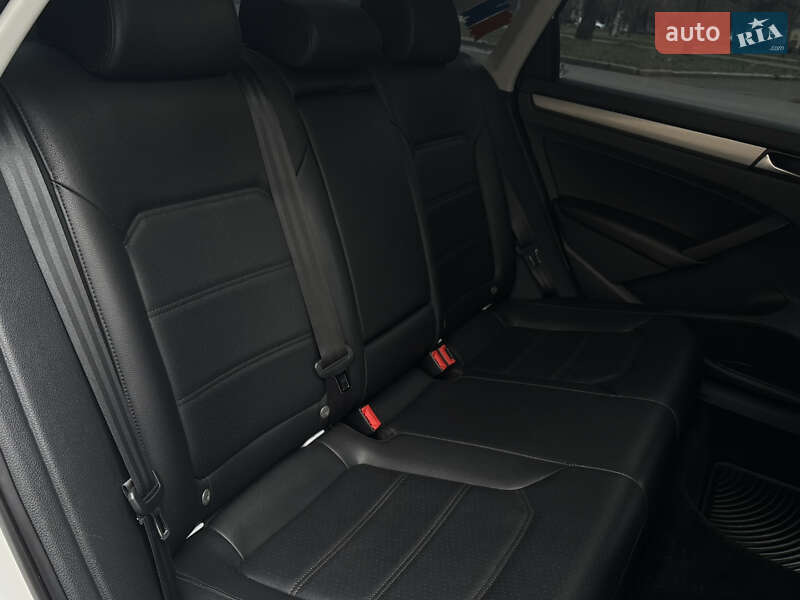 Седан Volkswagen Passat 2015 в Николаеве
