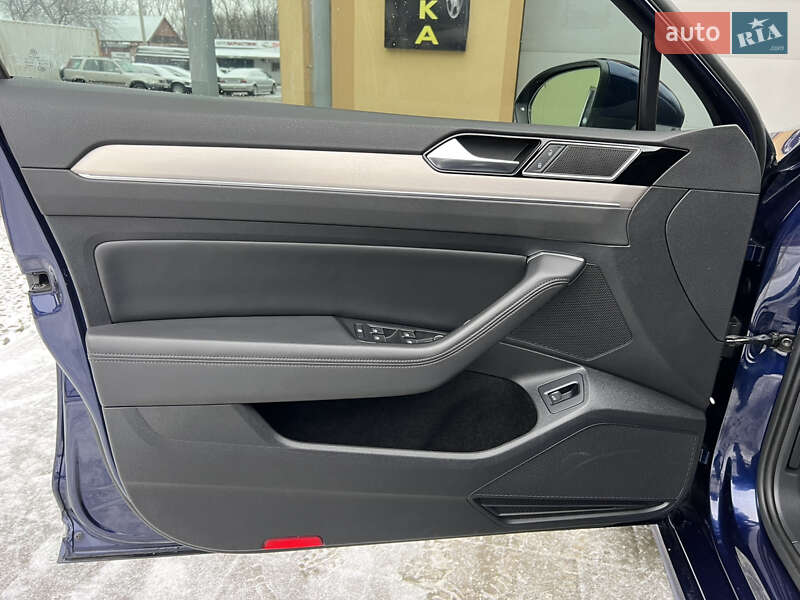 Седан Volkswagen Passat 2019 в Дрогобыче