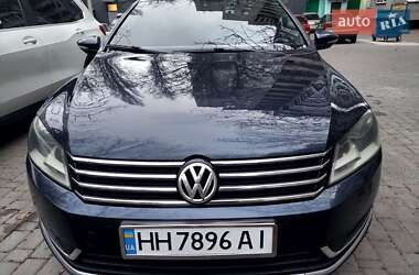Універсал Volkswagen Passat 2012 в Одесі