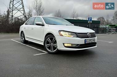 Седан Volkswagen Passat 2011 в Києві