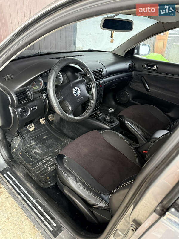 Седан Volkswagen Passat 2002 в Тлумачі