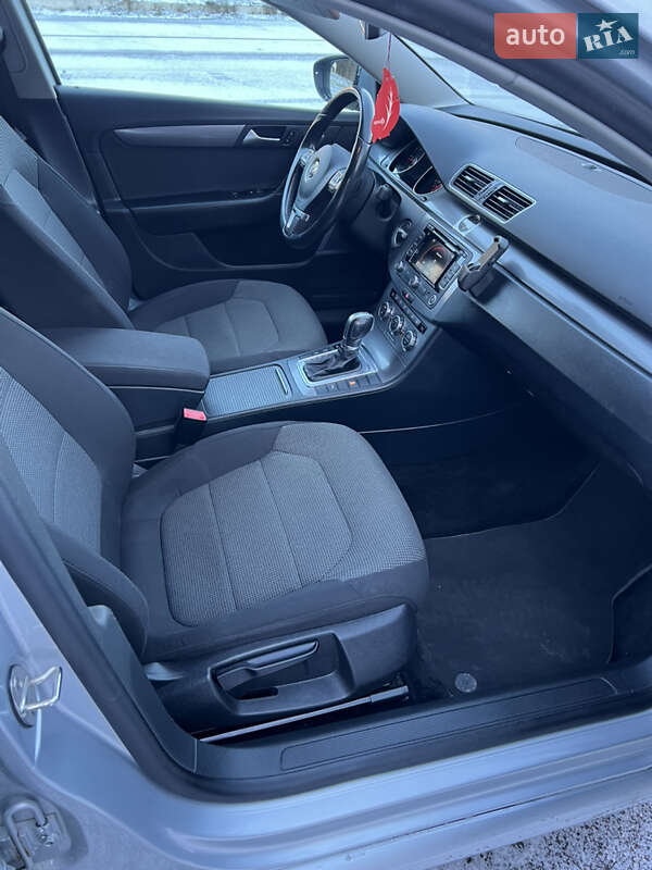 Универсал Volkswagen Passat 2014 в Ровно
