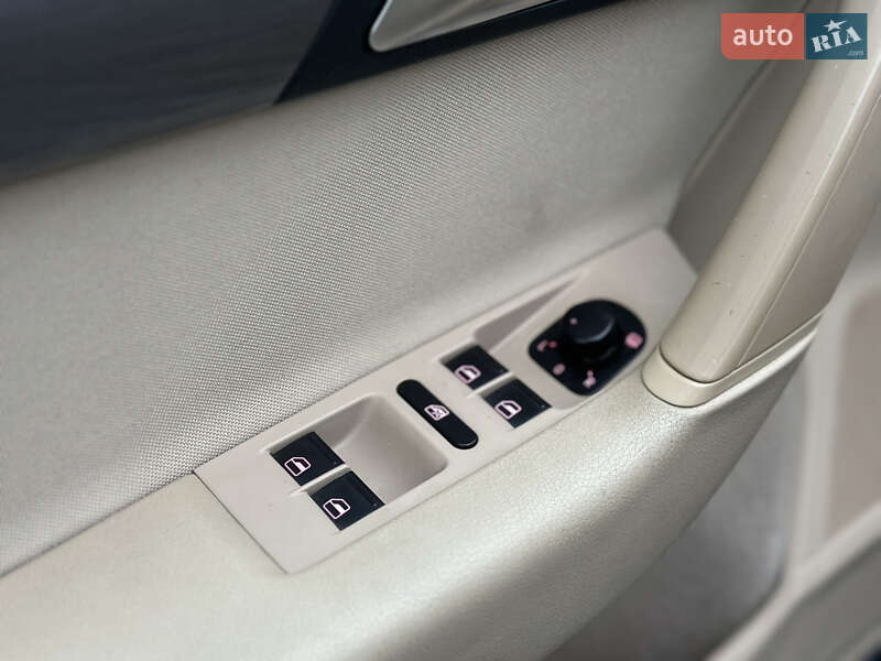 Универсал Volkswagen Passat 2011 в Дрогобыче фото 41 Универсал Volkswagen Passat 2011 в Дрогобыче