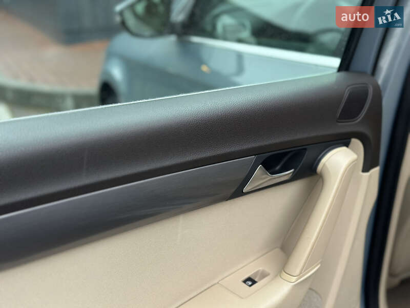 Универсал Volkswagen Passat 2011 в Дрогобыче фото 61 Универсал Volkswagen Passat 2011 в Дрогобыче