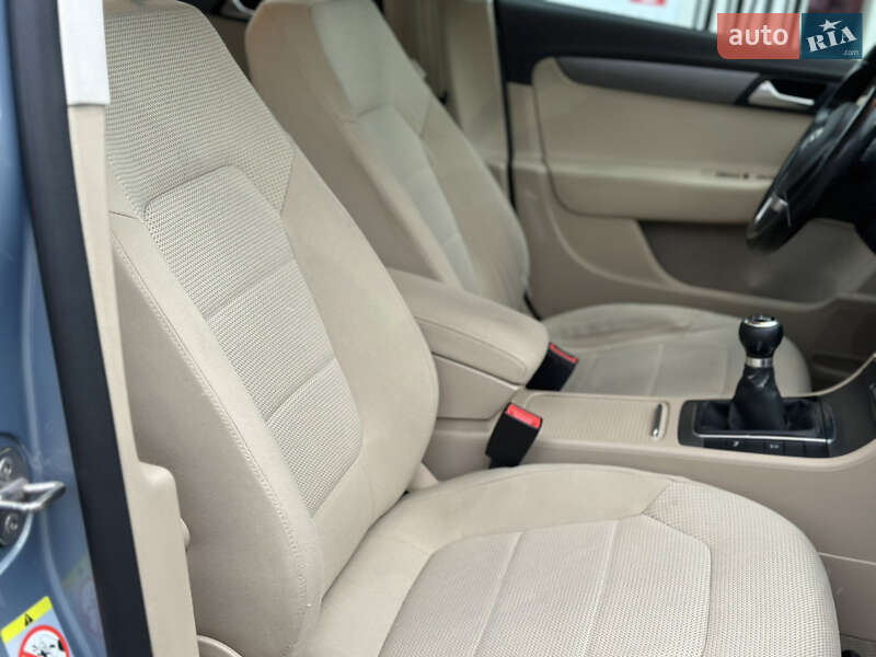 Универсал Volkswagen Passat 2011 в Дрогобыче фото 70 Универсал Volkswagen Passat 2011 в Дрогобыче