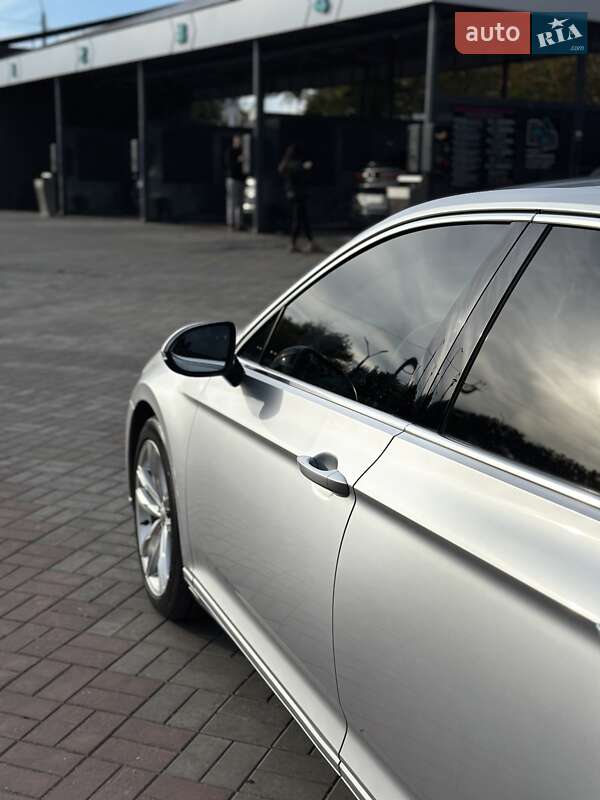 Седан Volkswagen Passat 2015 в Запорожье