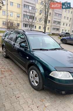 Универсал Volkswagen Passat 2001 в Овруче