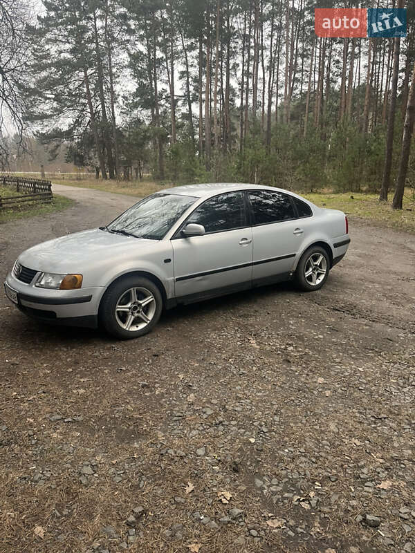 Седан Volkswagen Passat 1997 в Ковеле
