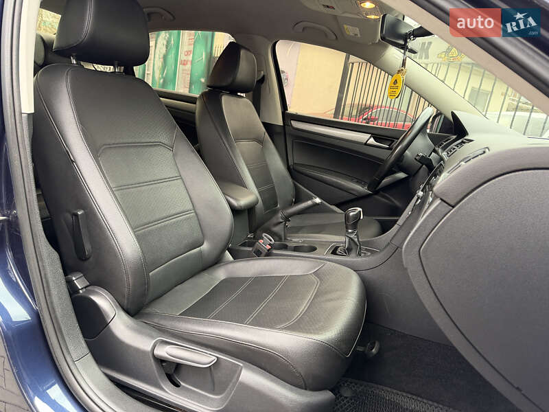 Седан Volkswagen Passat 2013 в Миколаєві