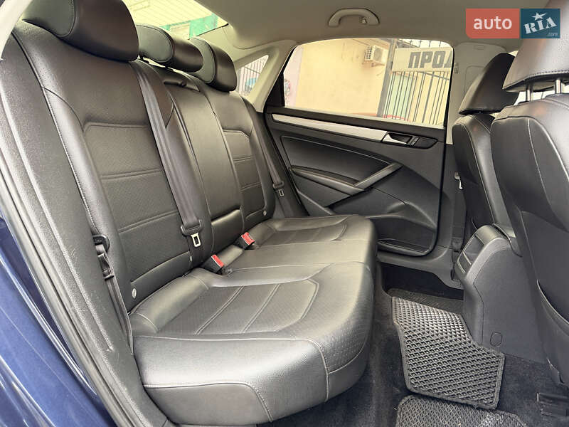 Седан Volkswagen Passat 2013 в Миколаєві