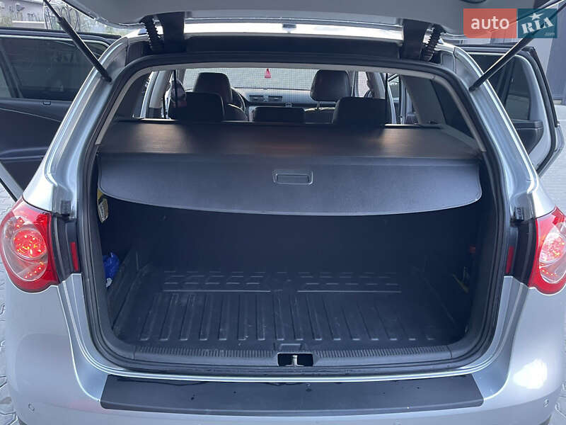 Універсал Volkswagen Passat 2006 в Дрогобичі